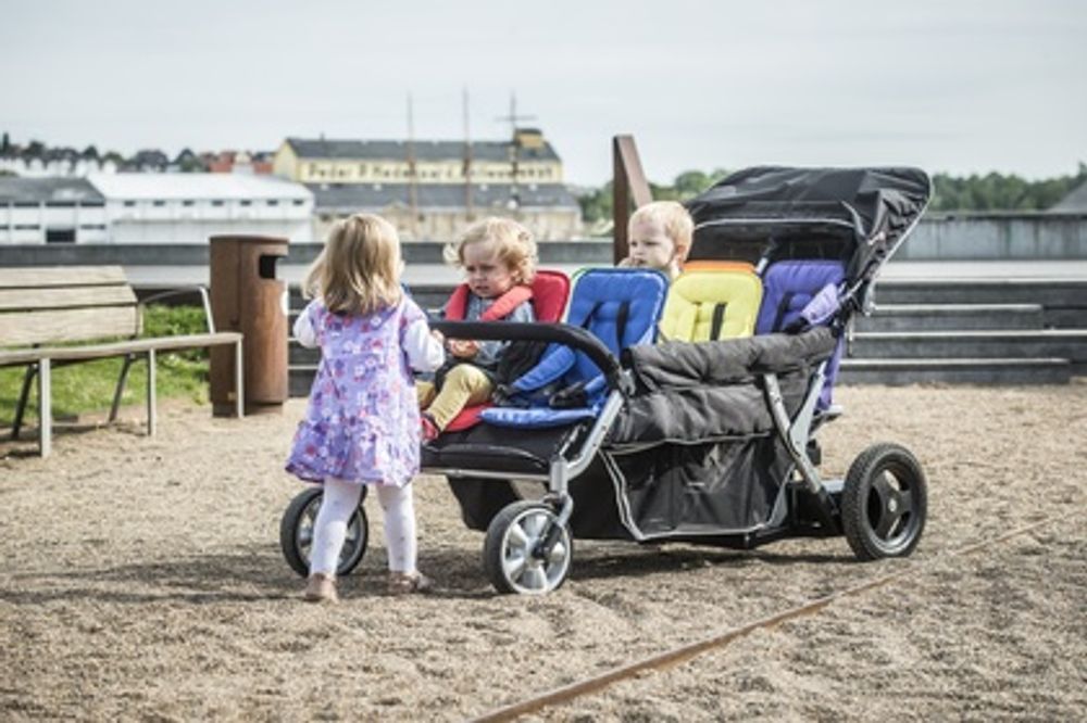Buss barnevogn med el - motor fra Trille med 6 sitteplasser
