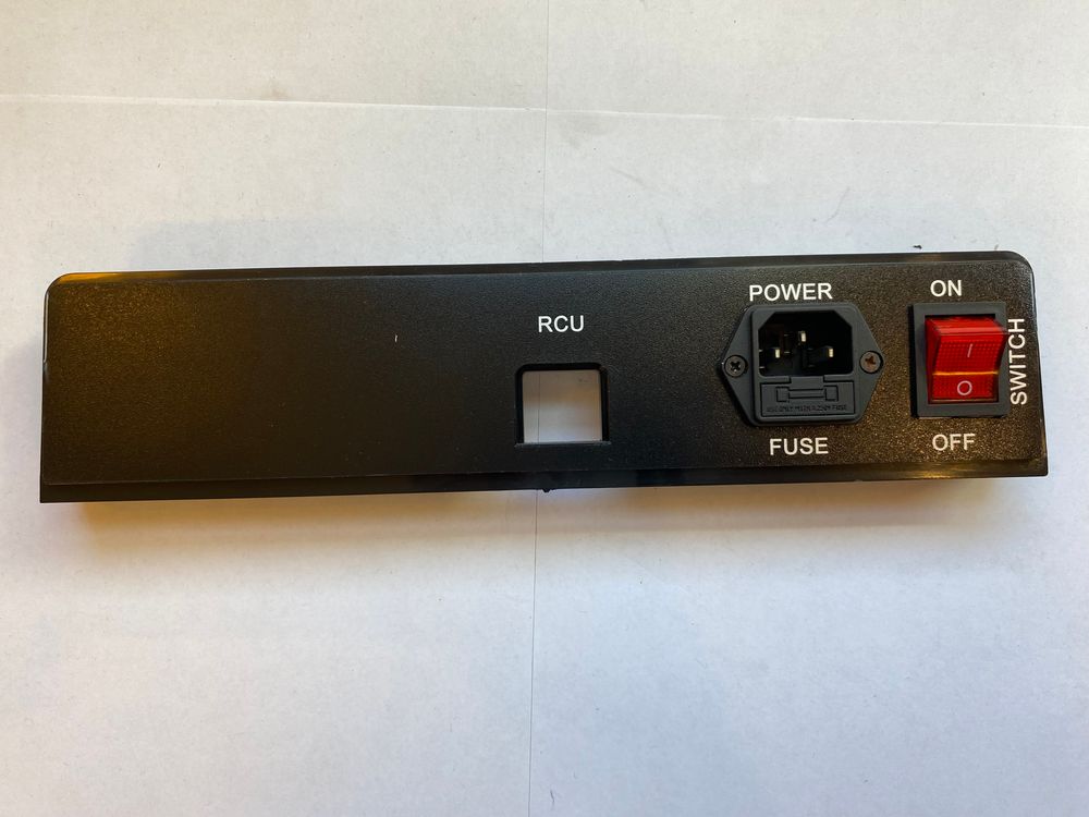 plastdeksel med strømkontakt 898-A4
